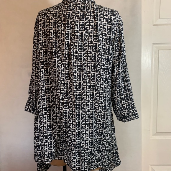 Cubism Los Angeles 3/4 Sleeve Button Down Blouse - Size M - Picture 4 of 9